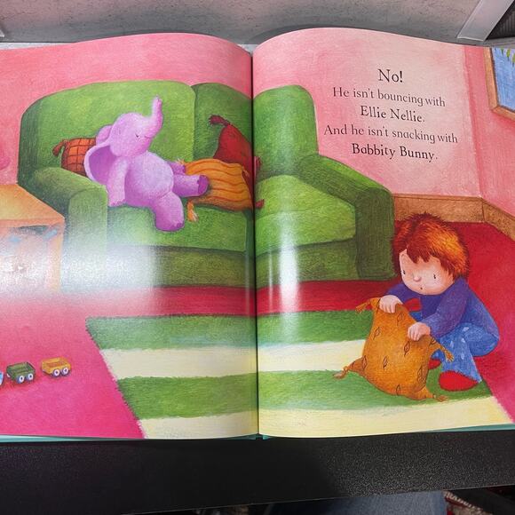 Where, Oh, Where is Huggle Buggle Bear? Picturebook by Katherine Sully - Picture 8 of 9